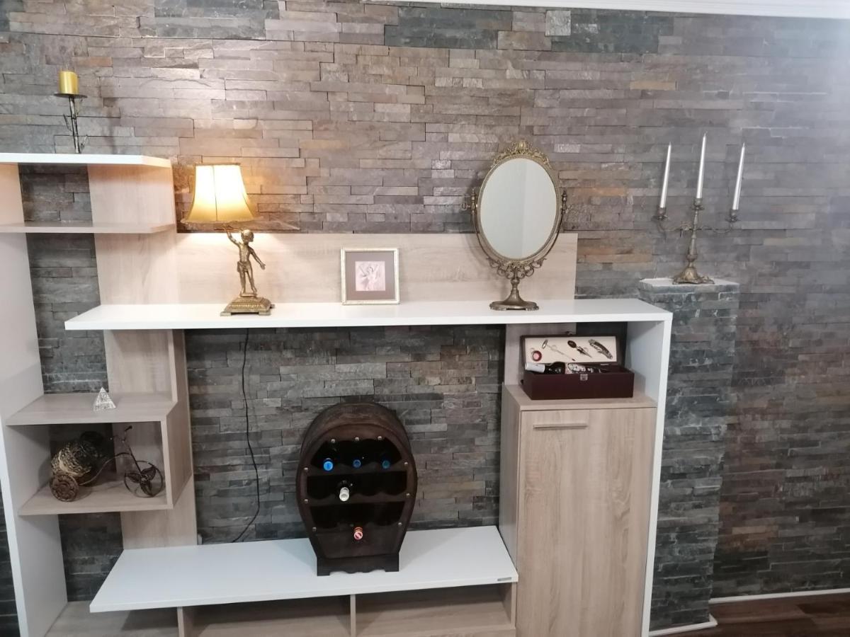 Apartman Dionis Sm 斯雷姆斯卡米特罗维察 外观 照片